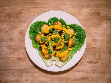 Kürbis-Huancaína mit Ofenkartoffeln – peruanische Käsesauce in vegan