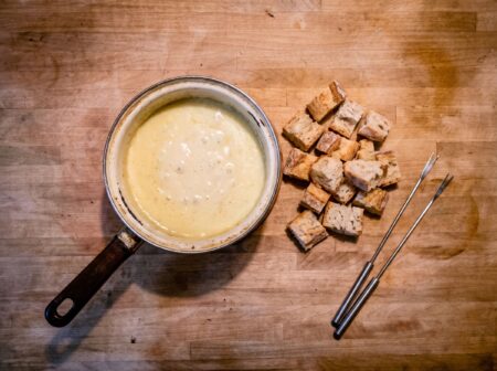 Veganes französisches "Käse"-Fondue